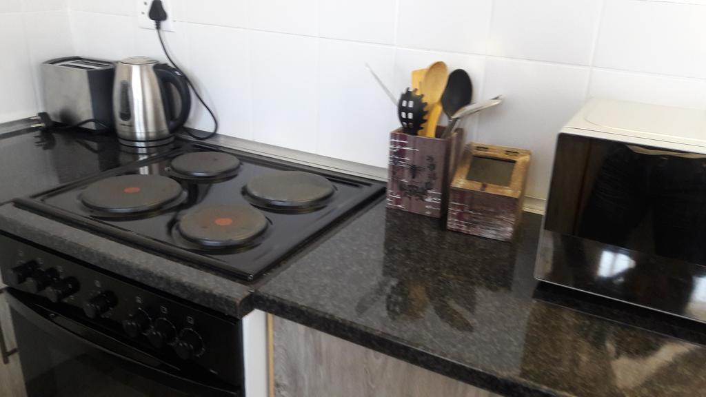 Self-Catering Studio, Unit 6 On Krupp Уиндхоек Екстериор снимка