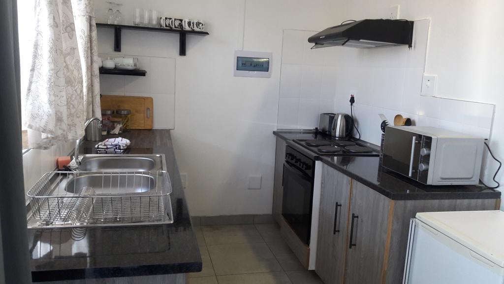 Self-Catering Studio, Unit 6 On Krupp Уиндхоек Екстериор снимка