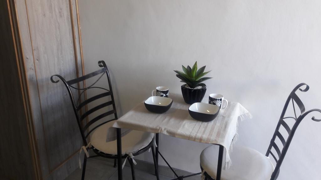 Self-Catering Studio, Unit 6 On Krupp Уиндхоек Екстериор снимка